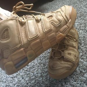 Nike up tempo size 6.5 GS or 8 in womens